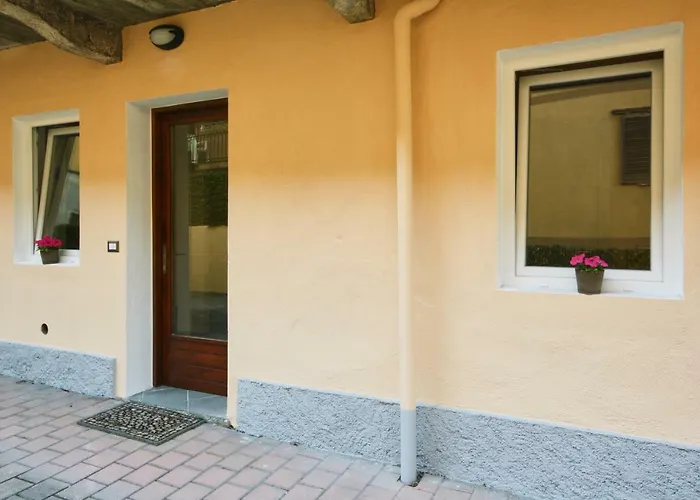 L'uovo Di Colombo Konukevi Omegna